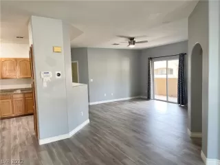 Photo #4: 2451166 Listing 