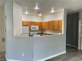 Photo #6: 2451166 Listing 