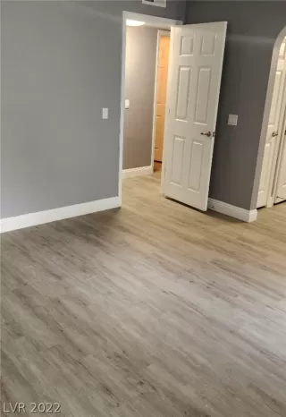 Photo #5: 2451168 Listing 