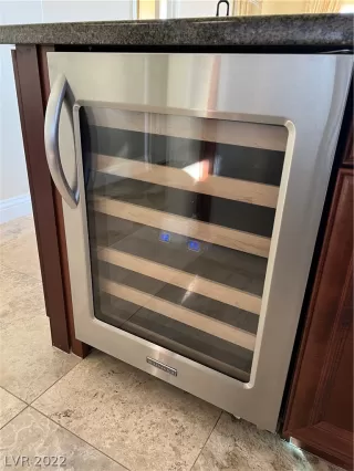 Photo #6: 2451170 Listing 