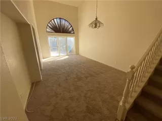 Photo #1: 2451213 Listing 