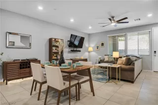 Photo #5: 2451221 Listing