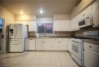 Photo #5: 2451233 Listing 