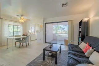 Photo #4: 2451245 Listing
