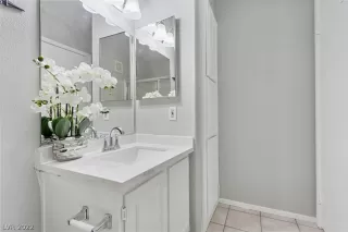 Photo #6: 2451273 Listing