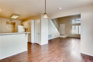 Photo #6: 2451388 Listing 