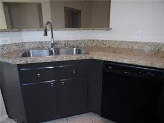 Photo #6: 2451414 Listing 