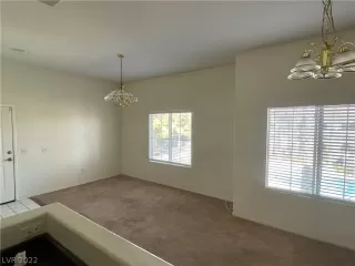 Photo #5: 2451469 Listing 