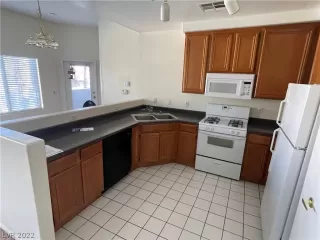 Photo #6: 2451469 Listing 