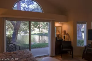 Photo #4: 2451503 Listing 