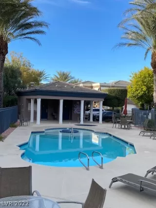 Photo #5: 2451527 Listing 