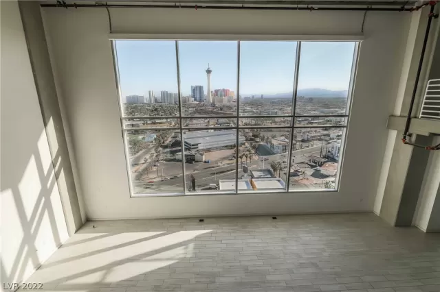 MLS: 2451550 Condo For Sale