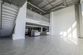 Photo #4: 2451550 Listing 