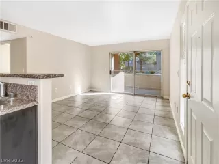 Photo #2: 2451581 Listing