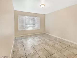 Photo #6: 2451581 Listing