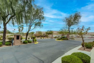 Photo #2: 2451618 Listing