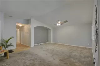 Photo #3: 2451618 Listing