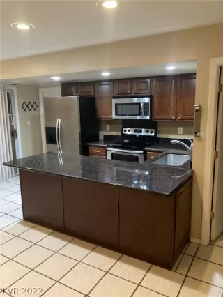 Photo #2: 2451636 Listing