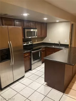 Photo #4: 2451636 Listing