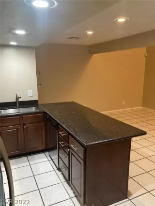 Photo #5: 2451636 Listing