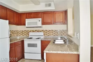 Photo #3: 2451643 Listing 