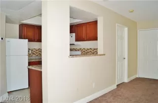 Photo #5: 2451643 Listing 