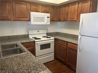 Photo #5: 2451644 Listing