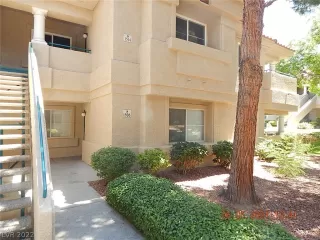 Photo #1: 2451666 Listing 