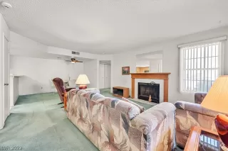 Photo #3: 2451678 Listing 