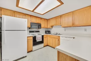 Photo #6: 2451678 Listing 