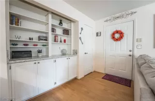 Photo #4: 2451682 Listing