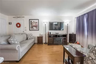 Photo #6: 2451682 Listing