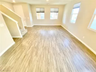 Photo #2: 2451714 Listing 