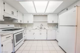 Photo #6: 2451732 Listing 