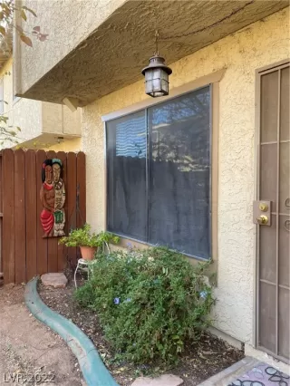 Photo #2: 2451762 Listing