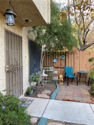 Photo #3: 2451762 Listing