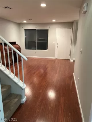 Photo #5: 2451762 Listing