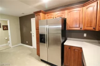 Photo #5: 2451766 Listing 