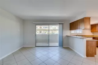 Photo #6: 2451779 Listing