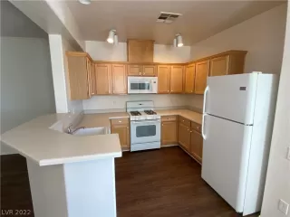 Photo #3: 2451781 Listing 