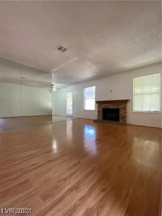 Photo #1: 2451795 Listing 