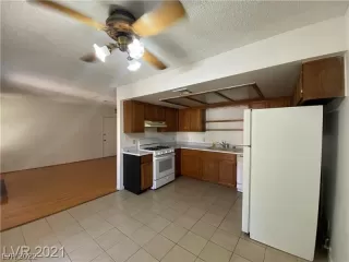 Photo #4: 2451795 Listing 