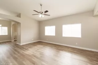 Photo #4: 2451796 Listing 