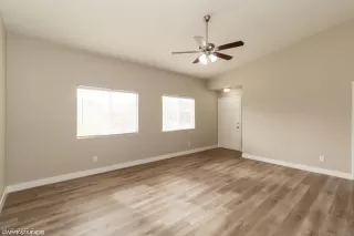 Photo #5: 2451796 Listing 