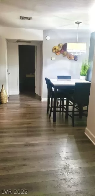 Photo #3: 2451848 Listing 