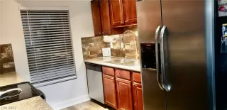 Photo #6: 2451848 Listing 