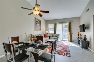 Photo #3: 2451849 Listing 