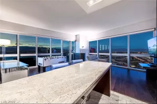 Photo #5: 2451856 Listing 