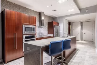 Photo #6: 2451856 Listing 