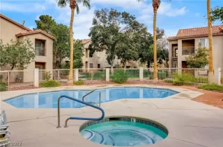 Photo #4: 2451907 Listing 